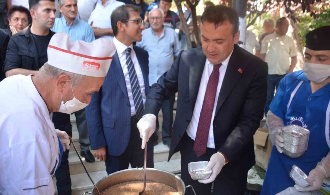 Muhtarlar 30 Ağustos’ta bin 500 kişiye aşure dağıttı Bilecik’te 30 Ağustos Zafer Bayramı dolayısıyla bin 500 kişiye aşure