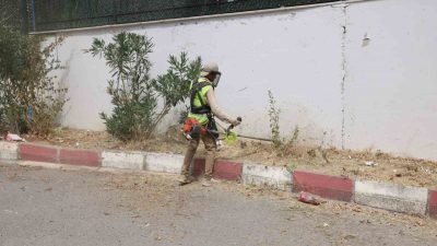 Çayırova Belediyesi Park ve Bahçeler Müdürlüğü ekipleri, yaklaşan eğitim-öğretim dönemi