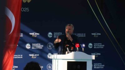 Gençlik ve Spor Bakanı Osman Aşkın Bak, Türkiye’nin FIFA standartlarında