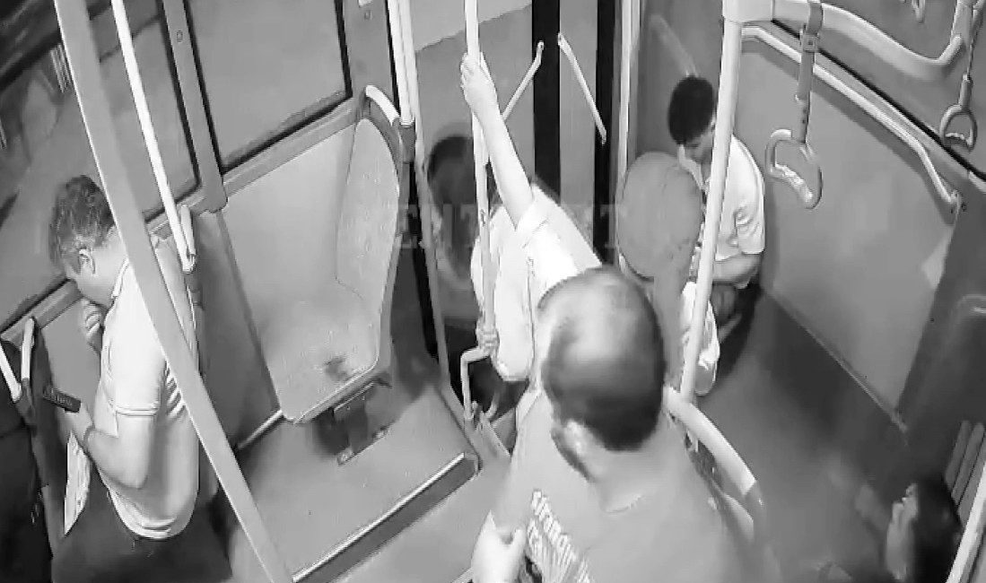 Kastamonu’da özel halk otobüsü sürücüsü, epilepsi nöbeti geçiren hastayı güzergahını