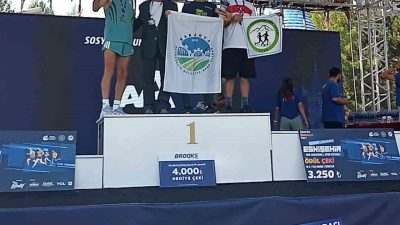 Sakarya Büyükşehir Belediyesi Spor Kulübü’nün başarılı atletlerinden Ali Turan, Eskişehir’de