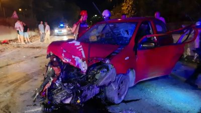 Sakarya’nın Sapanca ilçesinde sürücüsünün kontrolünden çıkan otomobil duvara çarptı. Otomobilin