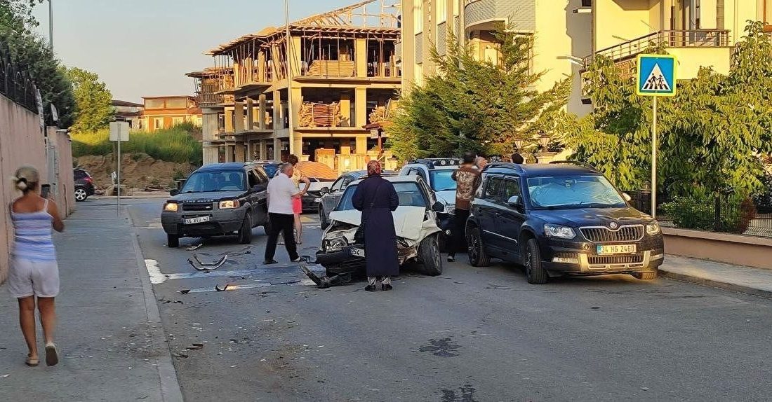 Sakarya’nın Karasu ilçesinde, eşiyle tartışan bir kadın cipiyle defalarca eşinin