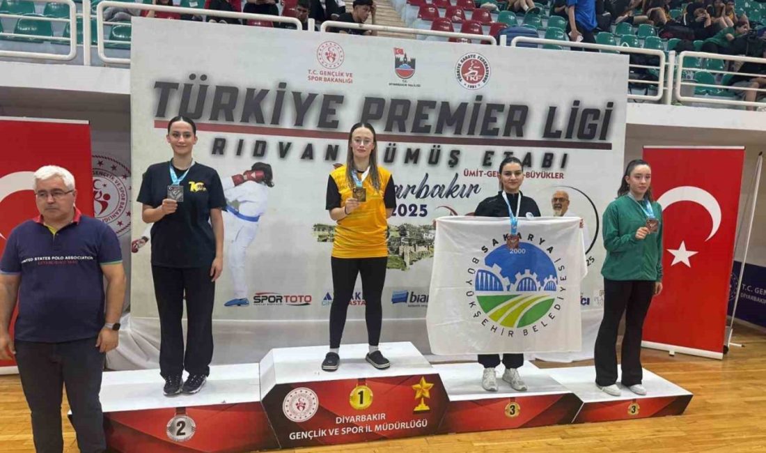 Sakarya’nın başarılı sporcuları Diyarbakır’da kürsüye çıktı Diyarbakır’da düzenlenen Türkiye Karate Premier League’in 5. etabında Sakarya Büyükşehirli