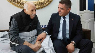 DÜZCE(İHA) – Düzce Valisi Selçuk Aslan, bir süredir tedavi gören