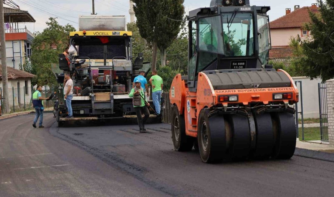 Serdivan ve Adapazarı’ndaki o güzergah sil baştan yenileniyor Sakarya Büyükşehir Belediyesi, şehir genelinde sürdürdüğü asfalt mesaisi çerçevesinde Serdivan