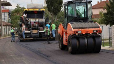 Sakarya Büyükşehir Belediyesi, şehir genelinde sürdürdüğü asfalt mesaisi çerçevesinde Serdivan