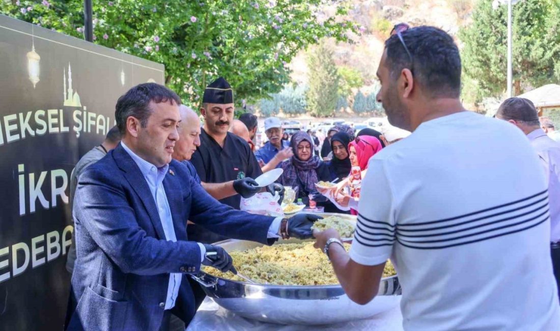 Şeyh Edebali Külliyesi’nde şifalı pilav etkinliği devam ediyor Bilecik Valisi Faik Oktay Sözer, Şeyh Edebali Külliyesi’nde düzenlenen etkinlikte