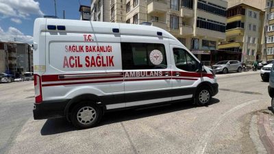 Bilecik’te seyir halindeki motosiklet devrilirken, sürücüsü yaralandı. Alınan bilgilere göre;