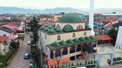 Kocaeli’de vatandaşların ibadetlerini daha temiz ve huzurlu ortamlarda gerçekleştirebilmeleri amacıyla