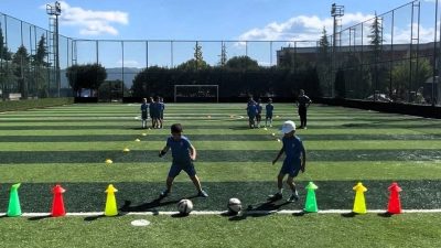 SUBÜ ESBAM koordinatörlüğünde yürütülen SUBÜ Yaz Spor Okulları devam ediyor.