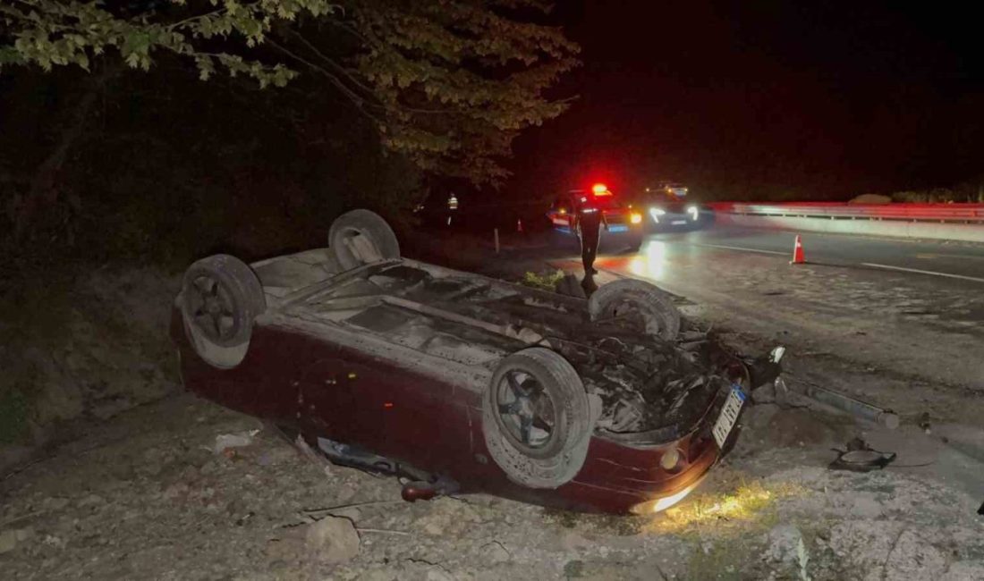 Takla atan otomobilde kalbi duran sürücüyü sağlık ekipleri kurtardı Düzce’de viraja sert giren otomobil kanala uçup takla attı. Kazada