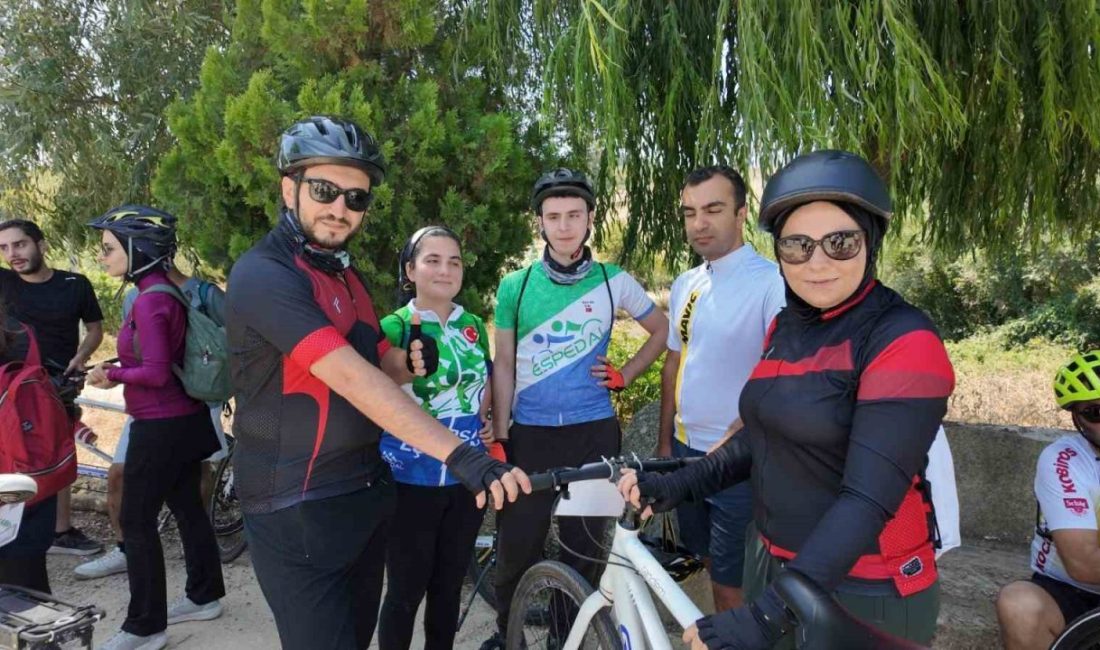 Görme engelli sporcular, tandem bisikletlerle Kocaeli’nin doğal ve kültürel güzelliklerini
