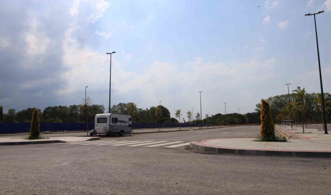 Turizme katkı, park sorununa çözüm Kartepe ilçesi Dumlupınar Mahallesi Gülümser Sokak’ta 11,5 dönüm arazi üzerine