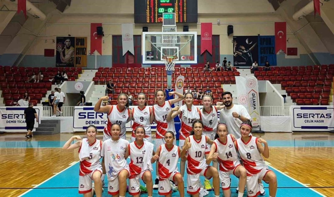 Türkiye Üçüncüsü oldular Analig Basketbol Türkiye Finalleri’nde Düzce kız takımı Türkiye üçüncüsü oldu.