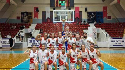Analig Basketbol Türkiye Finalleri’nde Düzce kız takımı Türkiye üçüncüsü oldu.