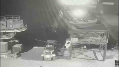 Balıkesir’in Marmara Adası açıklarında parçalanan yata çarptığı düşünülen kuru yük