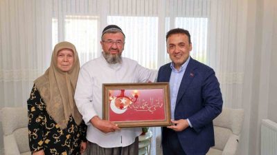 Bilecik Valisi Faik Oktay Sözer, Söğüt ilçesinde yaşayan Gazi Mehmet