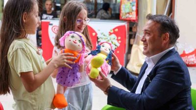 Bilecik Valisi Faik Oktay Sözer, çarşı esnafını ziyaret ederek vatandaşlarla