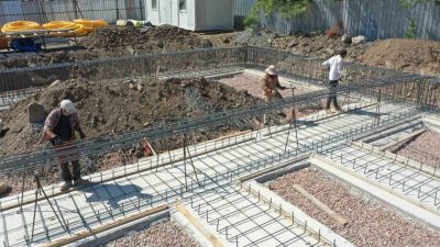 Başiskele Vezirçiftliği Mahallesi’nde yapımına başlanan kapalı spor salonu inşaatı hızla