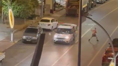 Yalova’nın Çınarcık ilçesinde yoldan geçen araçlara bıçakla saldıran şüpheli gözaltına