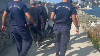 Yalova’nın Çınarcık ilçesine bağlı Esenköy beldesinde denize giren 72 yaşındaki