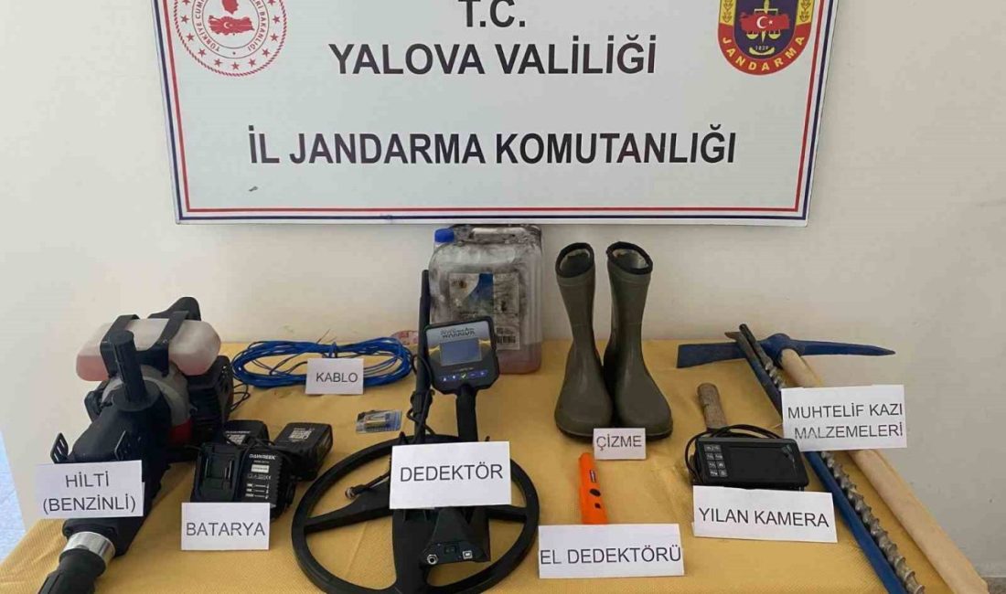 Yalova’da kaçak kazı yapan 3 şüpheli gözaltına alındı Yalova’nın Çınarcık ilçesinde jandarma tarafından düzenlenen operasyonda kaçak kazı yapan
