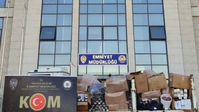 Yalova’da polis tarafından düzenlenen operasyonda kaçak tütün ve elektronik cihazlar