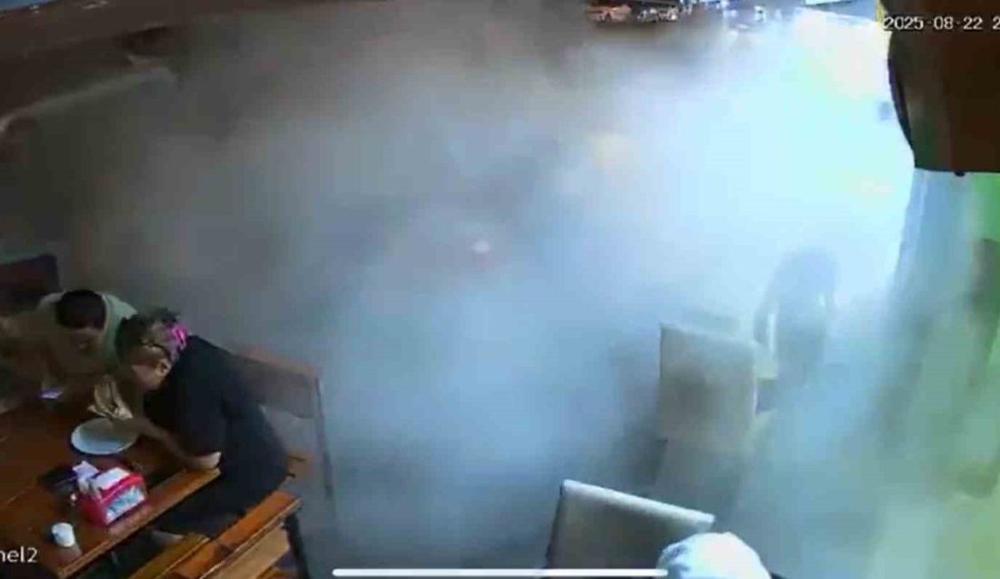 Yalova’da kamyonun patlayan lastiği önünden geçtiği restoranda tozu dumana kattı.