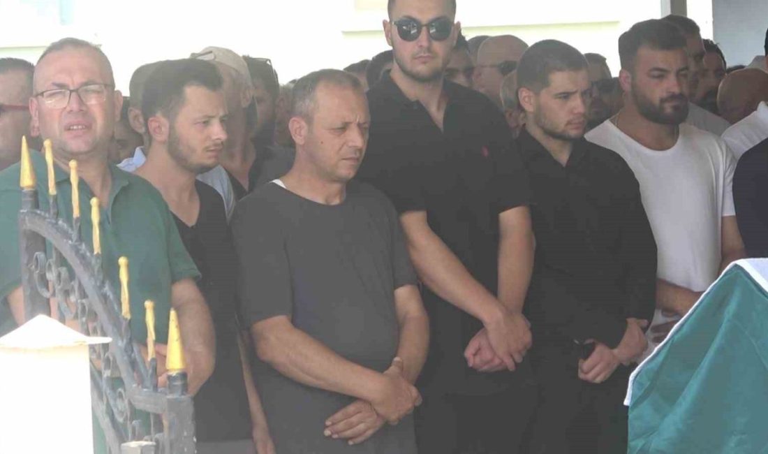 Yalova’nın Çiftlikköy ilçesinde motosikletin tıra çarpması sonucu meydana gelen trafik