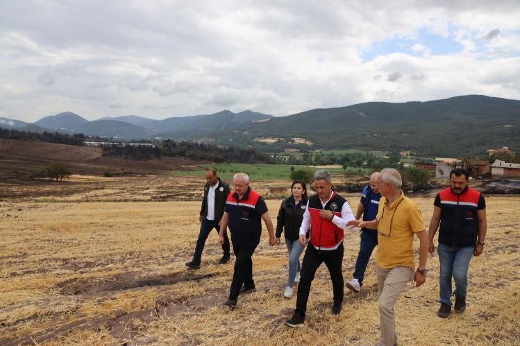 Yangın bölgesinde çalışamalar devam ediyıor Bilecik İl Tarım ve Orman Müdürlüğü bünyesinde oluşturulan ’Tarımsal Koordinasyon
