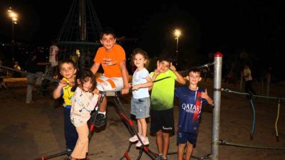 Darıca Millet Bahçesi, yeşilin ve denizin iç içe geçtiği geniş