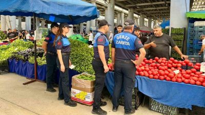 Gebze’de zabıta ekipleri, vatandaşların sağlıklı ve güvenli alışveriş yapabilmeleri için