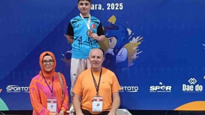 Ankara’da düzenlenen Minikler Türkiye Taekwondo Şampiyonası’nda Düzce’yi temsil eden Ahmet