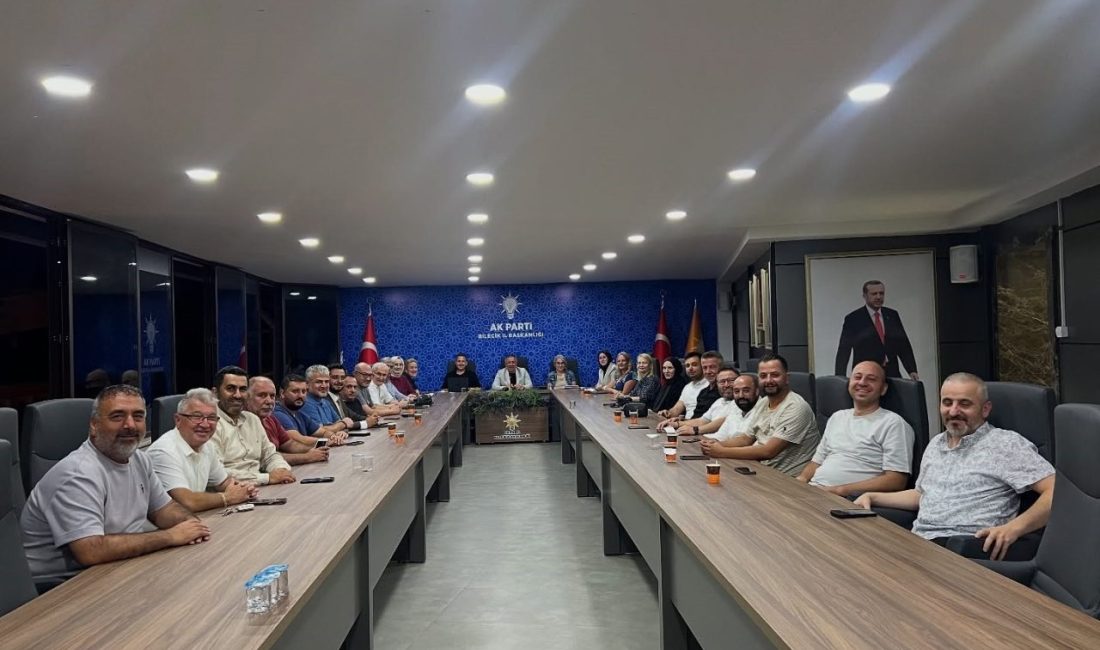AK Parti Bilecik İl Başkanlığı, teşkilat üyelerinin katılımıyla haftalık yönetim