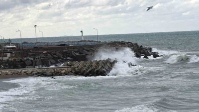 Düzce’nin Akçakoca ilçesinde saatte 30 kilometre hıza çıkan fırtına sebebi