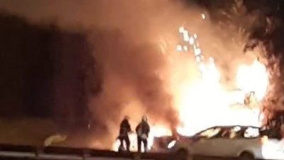 Kocaeli’nin Gebze ilçesinde seyir halindeki otomobil alevlere teslim oldu. İtfaiye