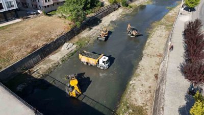 Düzce Belediyesi, Asar Deresi’nin temizliği ve güzel görüntü oluşturması için
