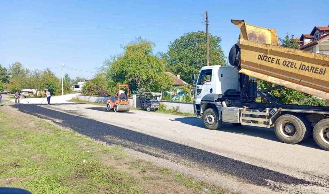 DÜZCE (İHA) – Düzce’de bazı yollarda oluşan çukurların kapatılması için