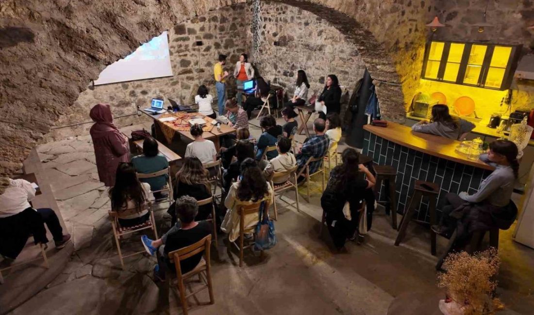 Avrupa Miras Gönüllüleri, Türkiye’deki ilk projelerini Bolu’nun Mudurnu ilçesinde başlattı.