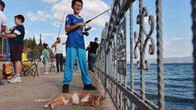 Gebze Belediyesi’nin, Eskihisar Sahili’nde düzenlediği ’2. Baba-Çocuk Balık Tutma Etkinliği’