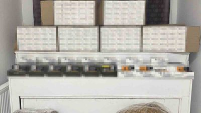 Kocaeli’nin İzmit ilçesinde polis ekiplerince bir araçta yapılan aramada bandrolsüz