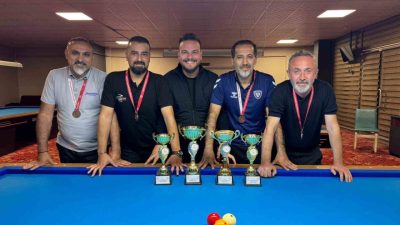 DÜZCE(İHA) – Düzce’de gerçekleştirilen 3 bant bilardo şampiyonasında Özkan Kocabıyık