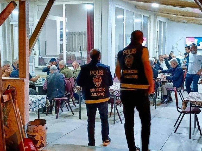 Bilecik’te polis ekipleri, vatandaşların huzur ve güvenliği için şehrin dört