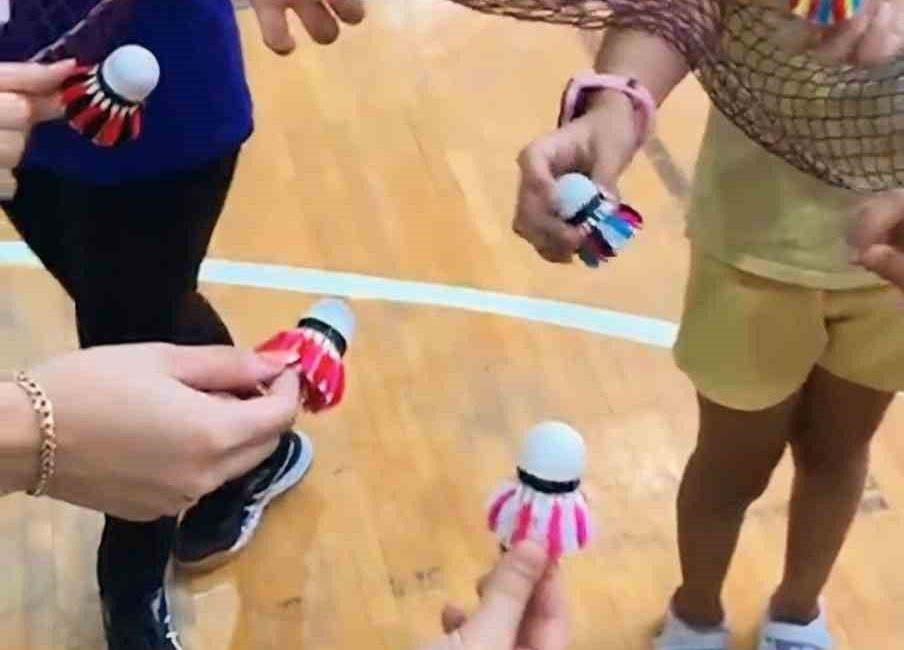 Bilecik’te badminton kursu renkli anahtarlıklarla sona erdi Bilecik’te yaz spor okulları kapsamında gerçekleştirilen badminton kursu, renkli anahtarlıklarla