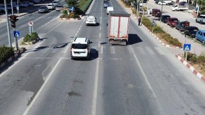 Bilecik’te İl Emniyet Müdürlüğü ekiplerince drone destekli trafik denetiminde 17