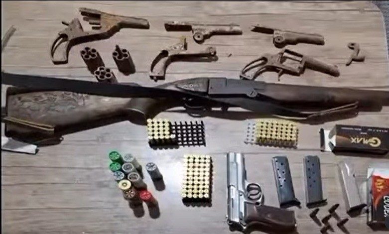 Bilecik İl Emniyet Müdürlüğünce düzenlenen kaçakçılık operasyonunda silah ve uyuşturucu