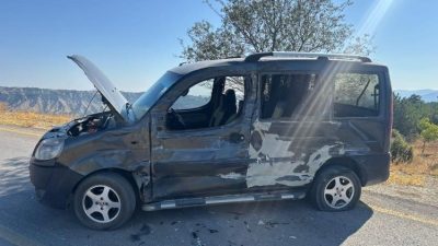 Bilecik’te kamyon ile hafif ticari aracın kafa kafaya çarpışması sonucu