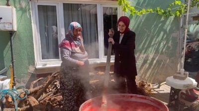 Gölpazarı Kaymakamı Feyza Nur Kılıç, ilçeye özgü yöresel salçanın ülke