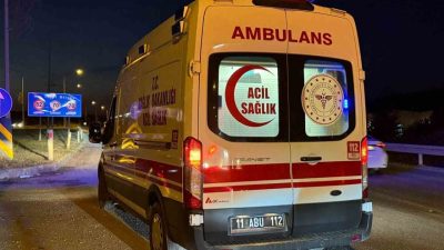 Bilecik’te seyir halindeki tır ile otomobilin çarpışması sonucu meydana gelen